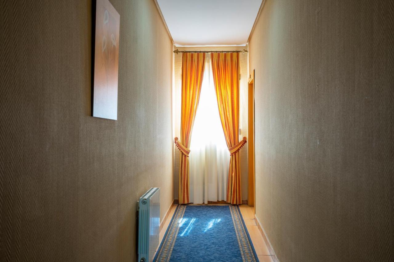 Hotel Los Barruecos By Croma Malpartida de Cáceres 외부 사진