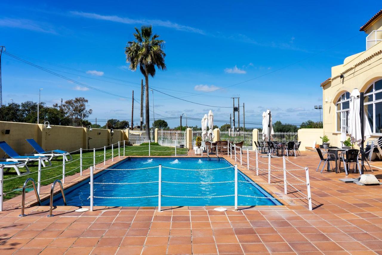 Hotel Los Barruecos By Croma Malpartida de Cáceres 외부 사진