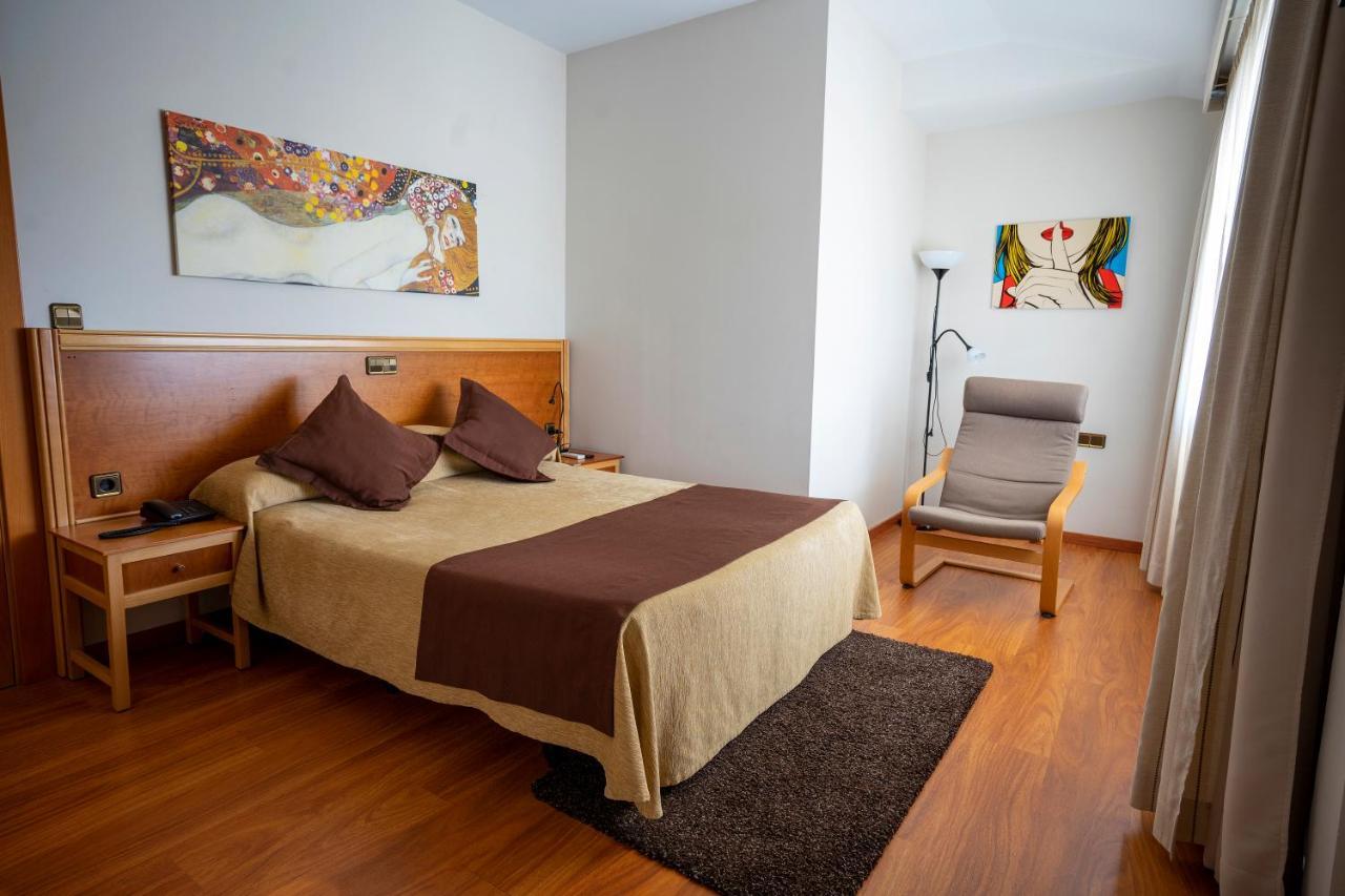 Hotel Los Barruecos By Croma Malpartida de Cáceres 외부 사진