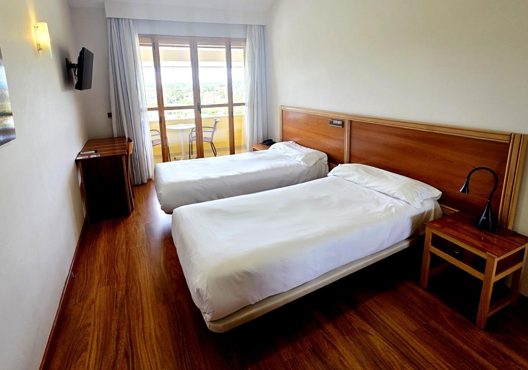 Hotel Los Barruecos By Croma Malpartida de Cáceres 외부 사진